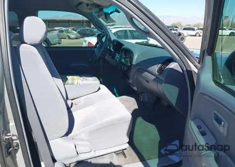 2002 Toyota Tundra Sr5 z USA, uszkodzony, nr VIN 5TBRN34192S320620